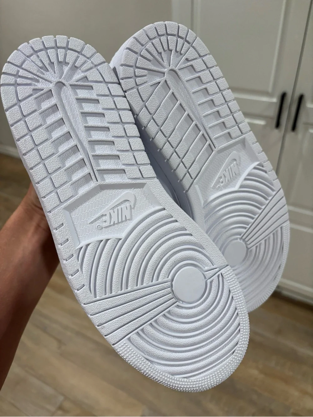 Nike Air Jordan 1 Low Shoes Men’s Size 9.5 Triple White 2022 Sneakers